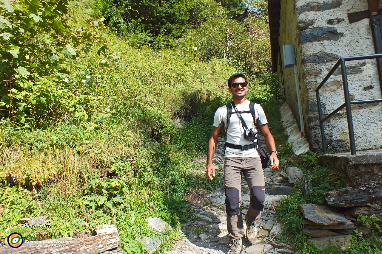 71 Midhun rientra dalal sua variante fotografica....JPG